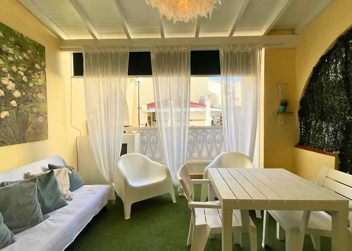 Markethome Mareverde * アデヘ